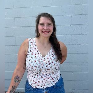 Karen Kane White Floral Sleeveless Ruched Vintage Style Blouse